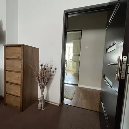 Tomis アパート *